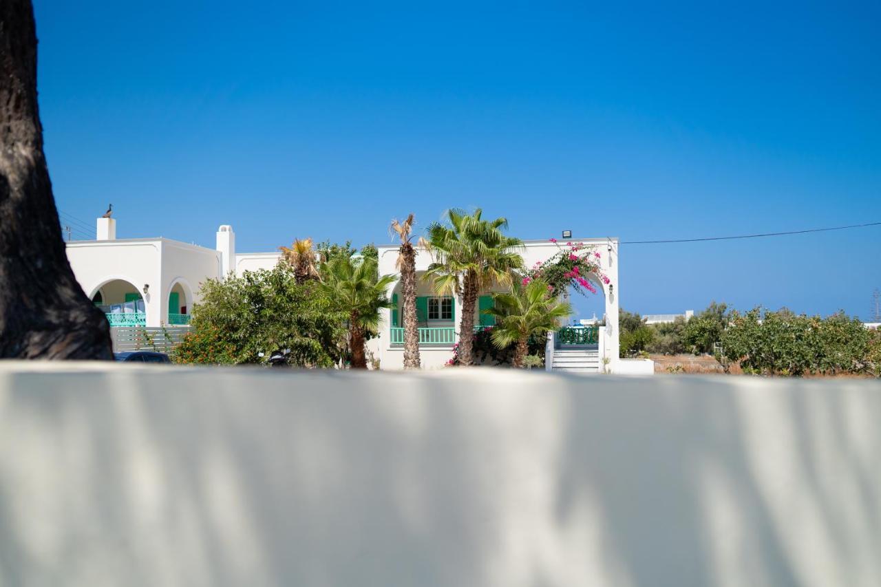 Kamari Beach Houses With Balcony And Garden Exterior photo